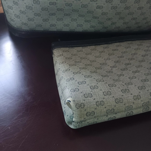 Vintage Gucci crossbody bag. With additional pouch - Picture 6 of 9